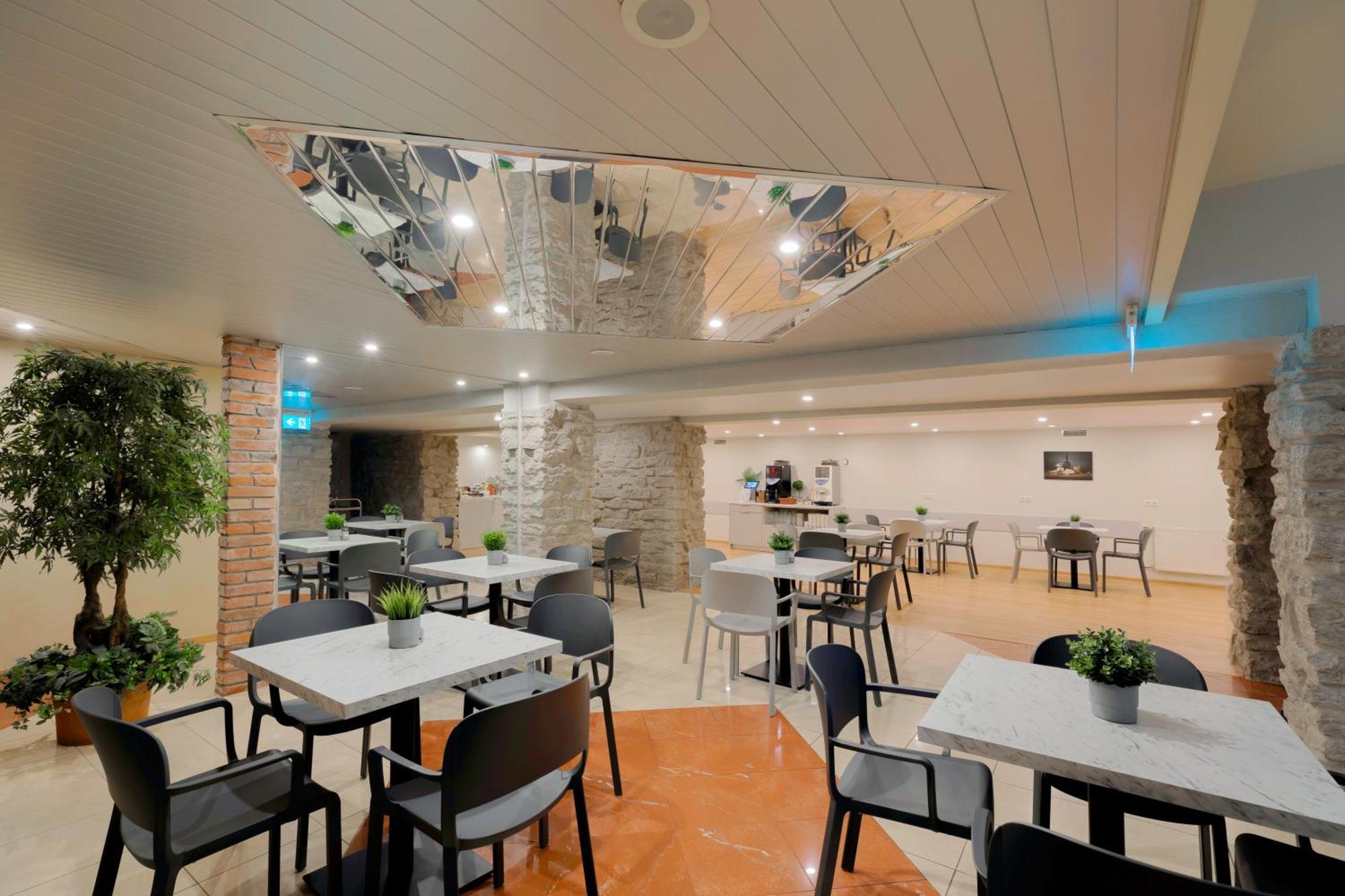 Rixwell Viru Square Hotel Таллин Экстерьер фото