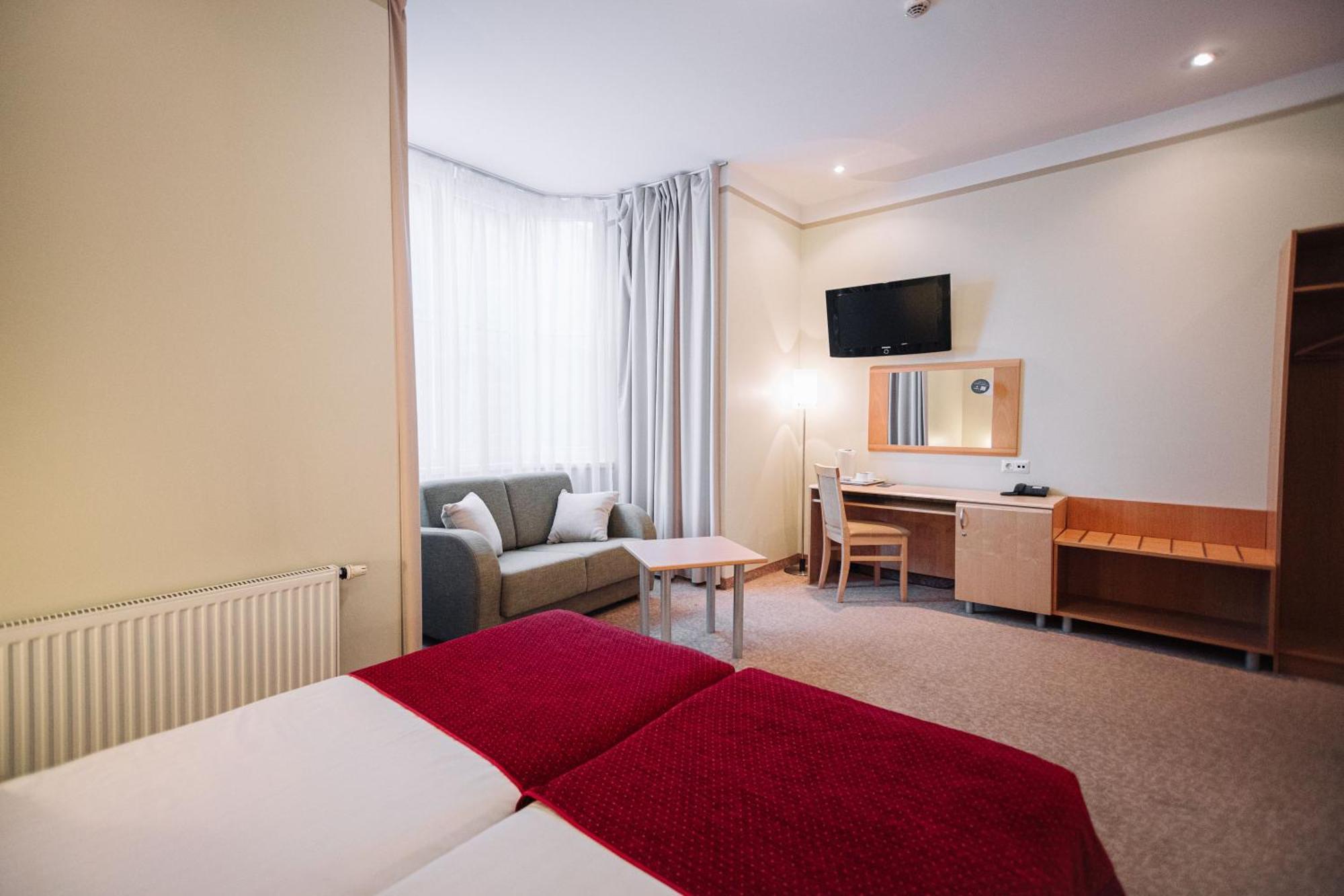 Rixwell Viru Square Hotel Таллин Экстерьер фото