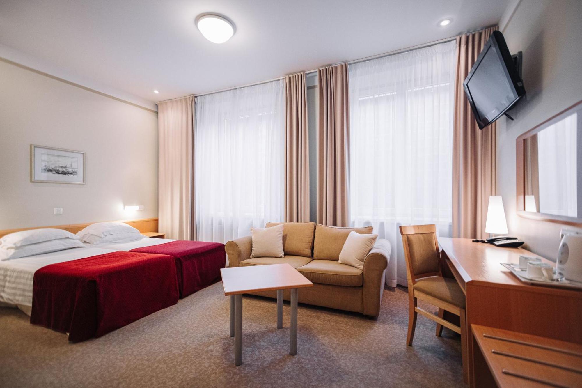 Rixwell Viru Square Hotel Таллин Экстерьер фото