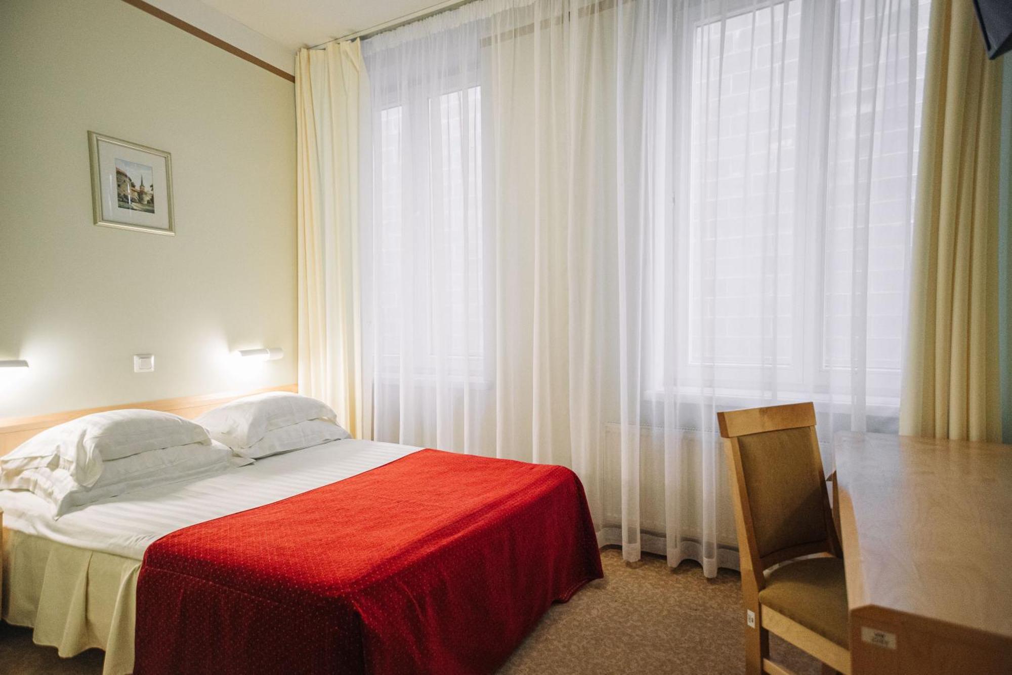 Rixwell Viru Square Hotel Таллин Экстерьер фото