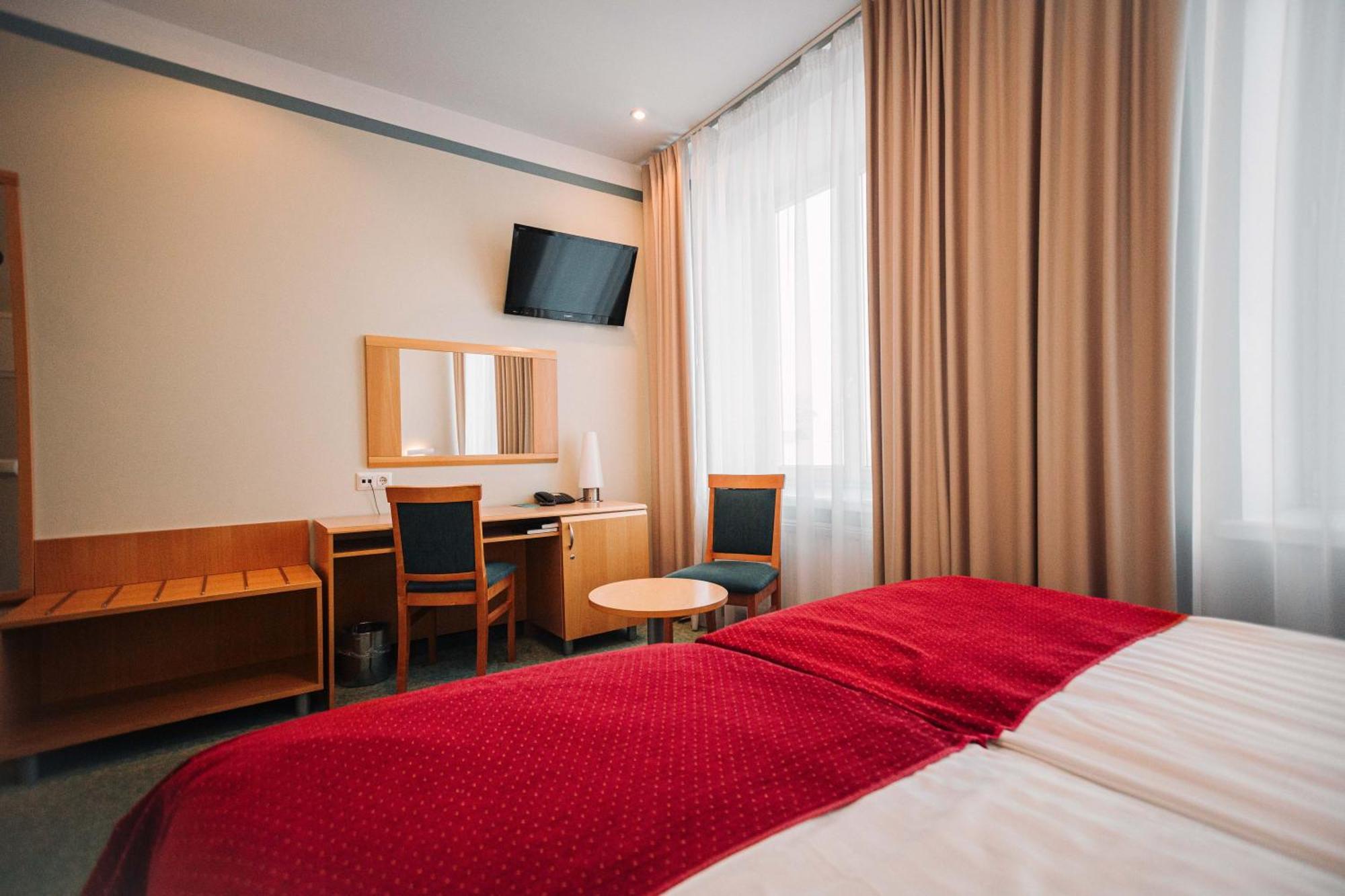 Rixwell Viru Square Hotel Таллин Экстерьер фото